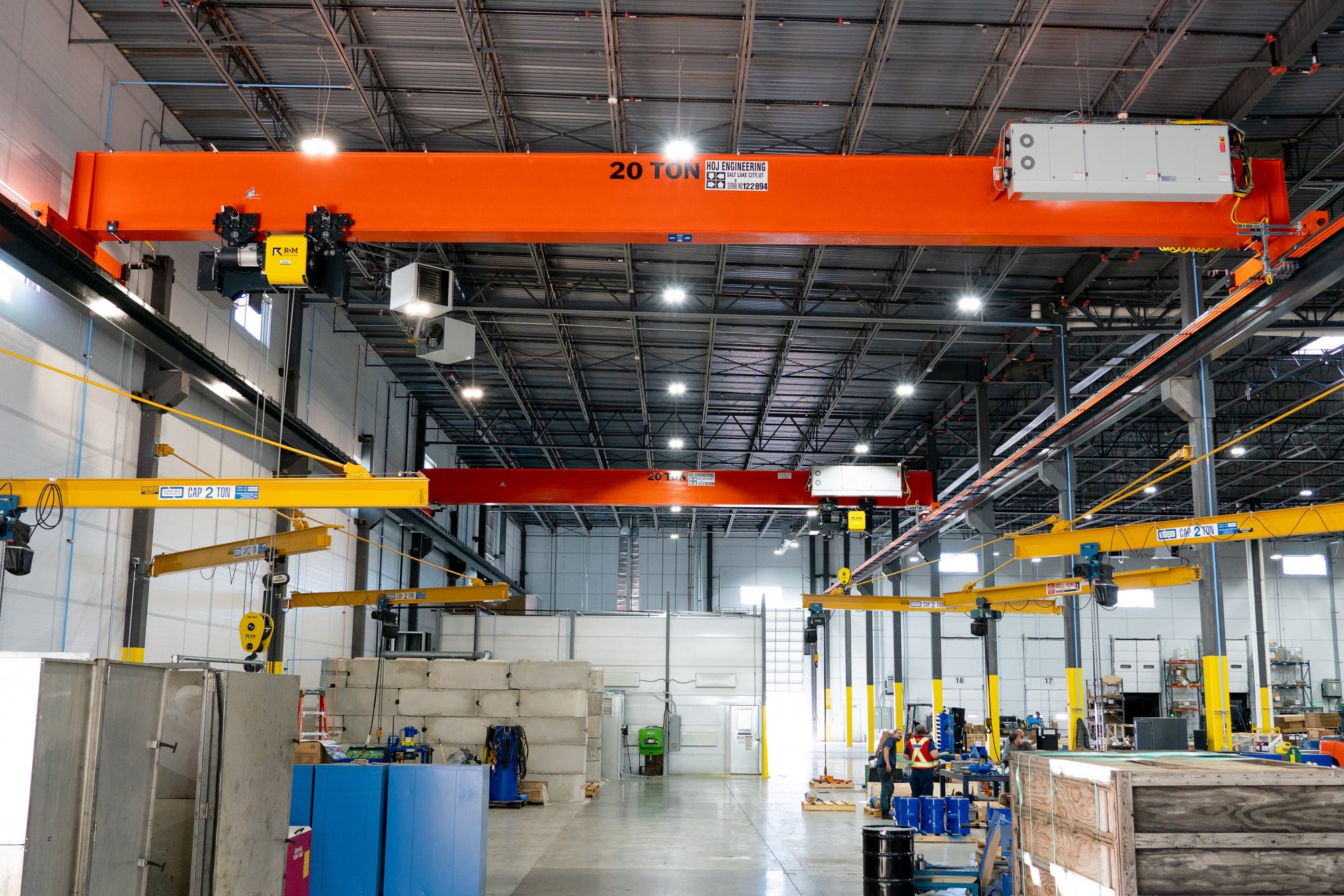 Jib Crane vs. Overhead Crane: How to Choose the Right Lifting Solution