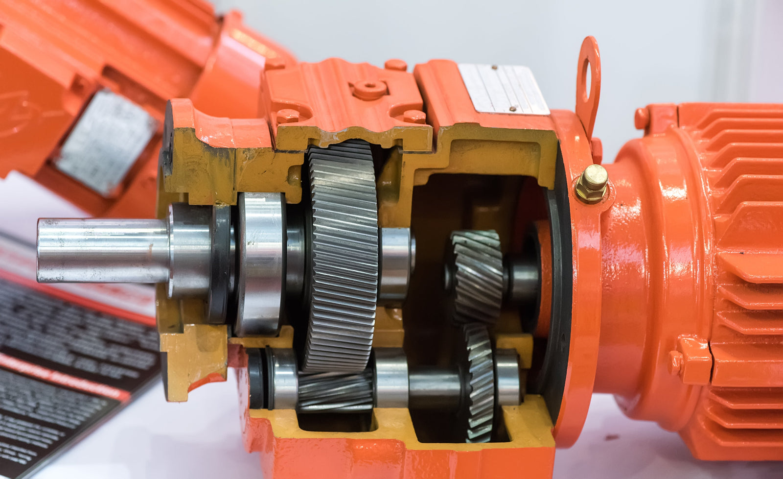 Overhead Crane Gearbox Maintenance: Oil Analysis, Lubrication, and Failure Modes